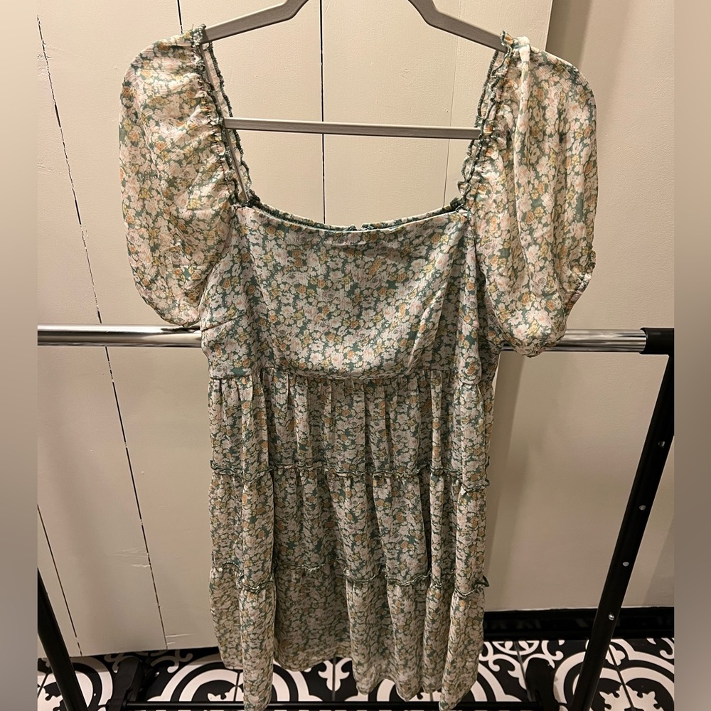 Francescas Green Floral Puff Sleeve Dress